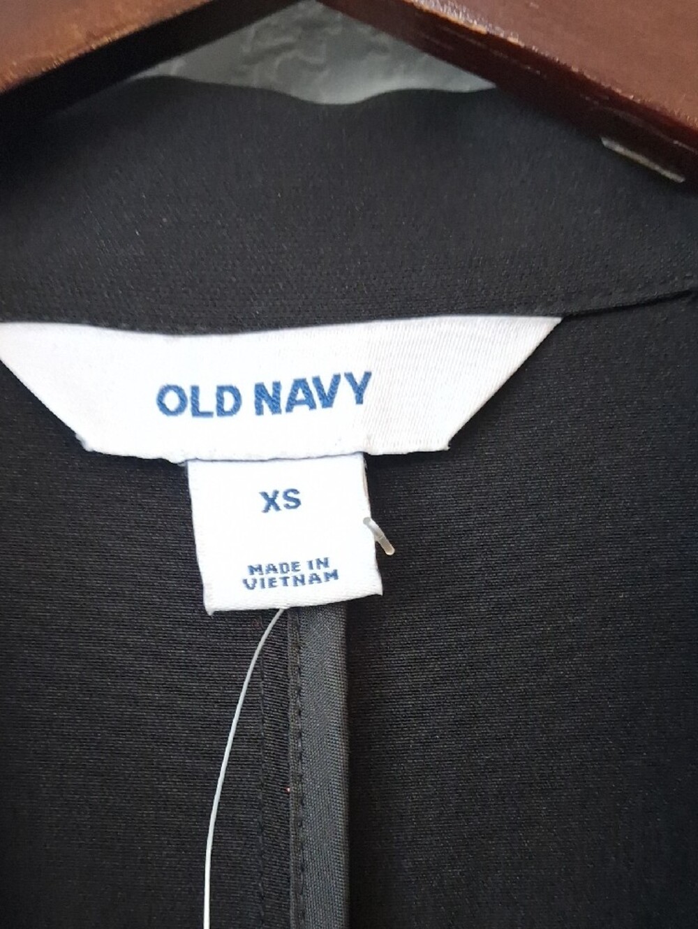 Old Navy Black Tailored Two-Button Blazer - Picture 2 of 4